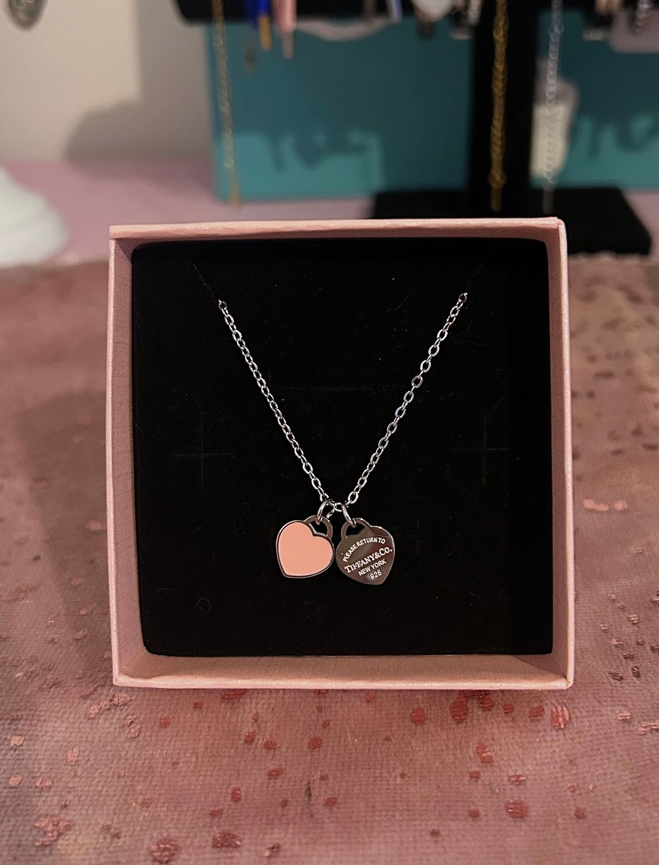 T plain pink heart necklace