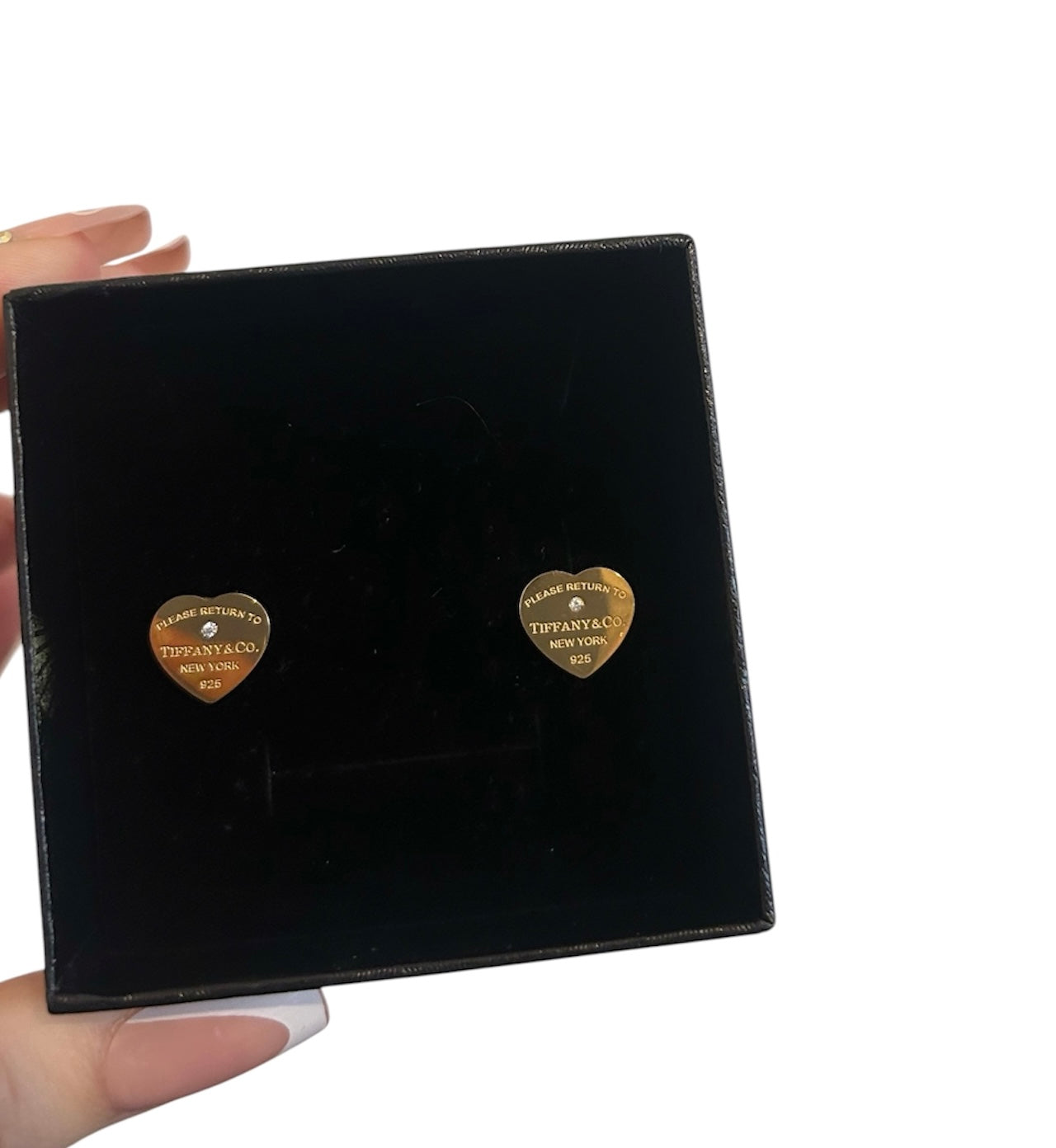 T gold heart earrings