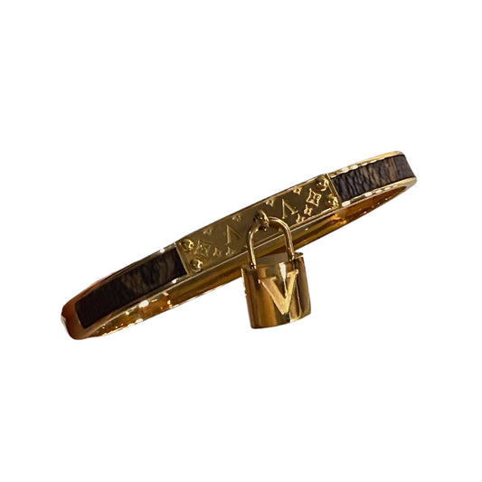 The “Lumière Lock” Bangle