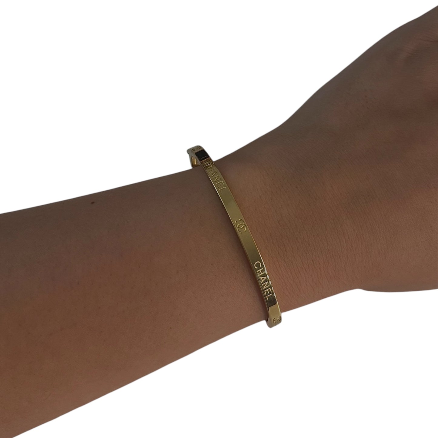 The Gold “Cassie” Bangle