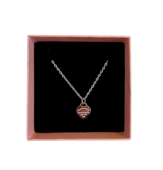 Plain T heart necklace