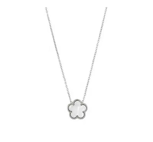 Snow clover necklace (PRE-ORDER)