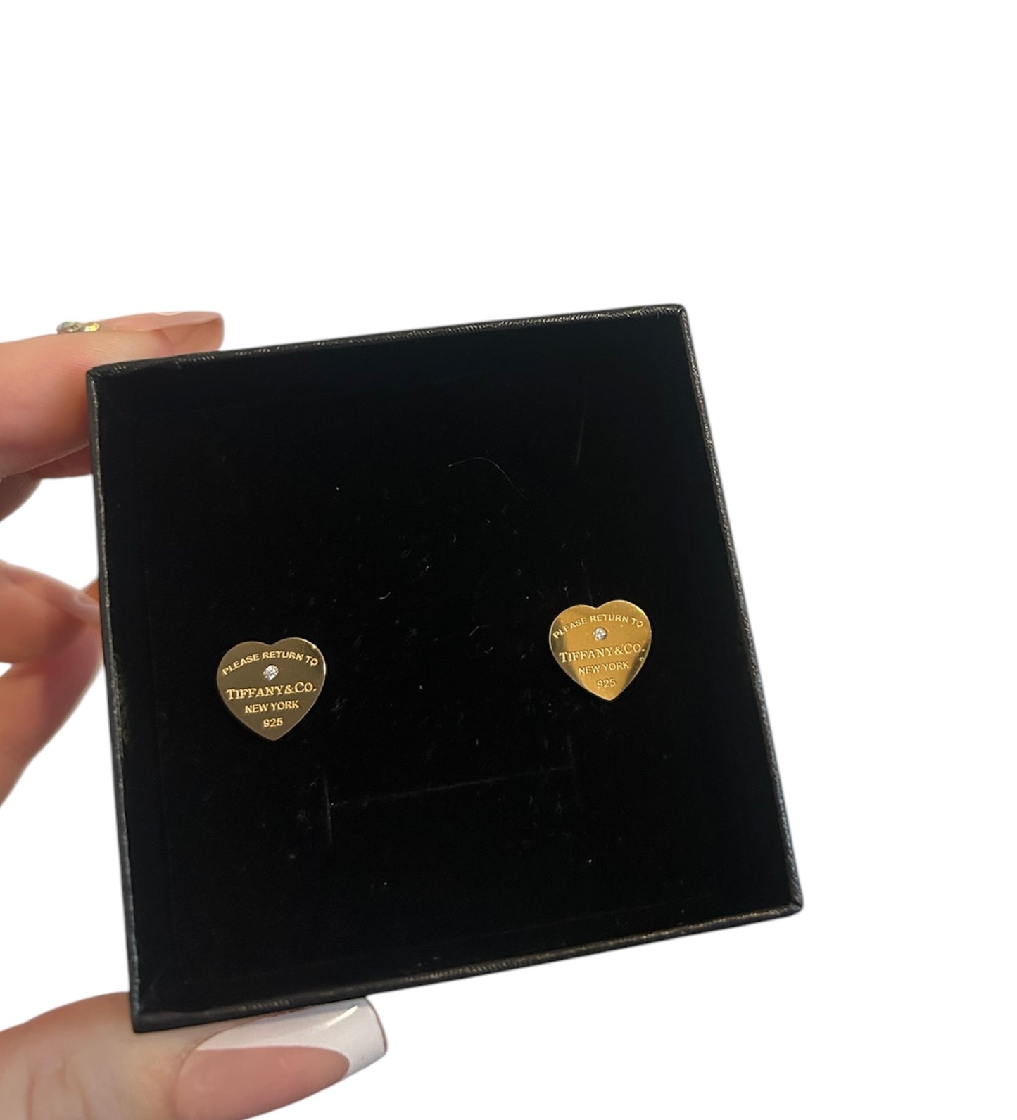 T gold heart earrings