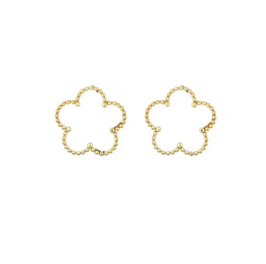 Gold snow clover earrings (PRE-ORDER)