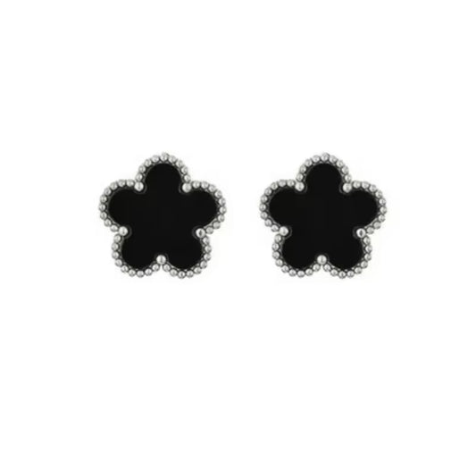 Ash clover earrings (PRE-ORDER)