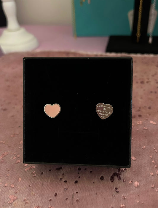 T pink heart earrings