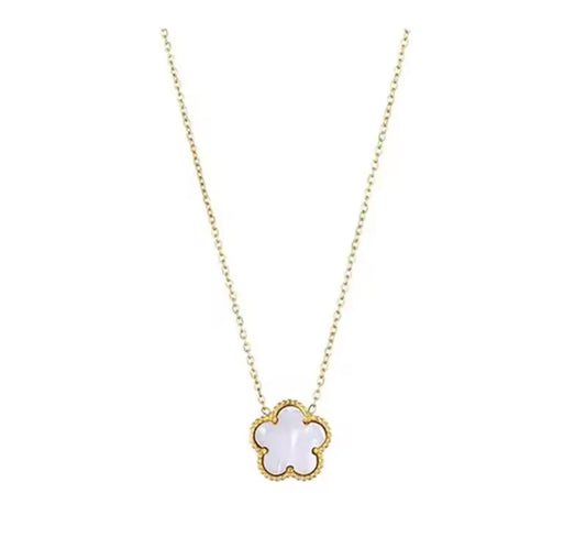 Gold cloud clover necklace (PRE-ORDER)