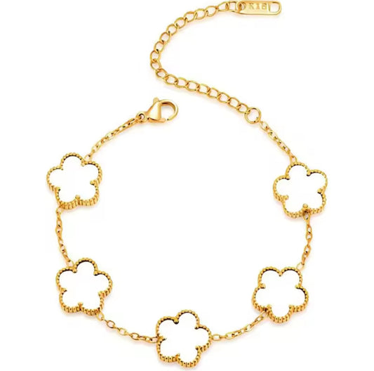 Gold snow clover bracelet (PRE-ORDER)