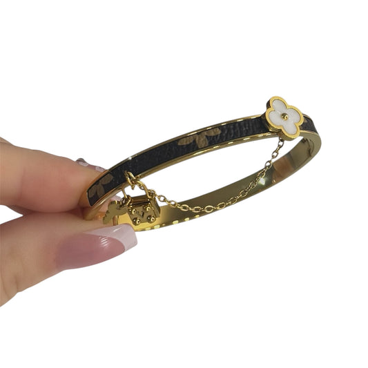 The “Celeste Chain” Clover Bangle