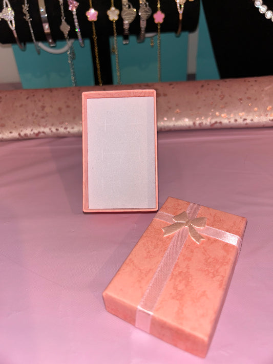 Pink bow gift box